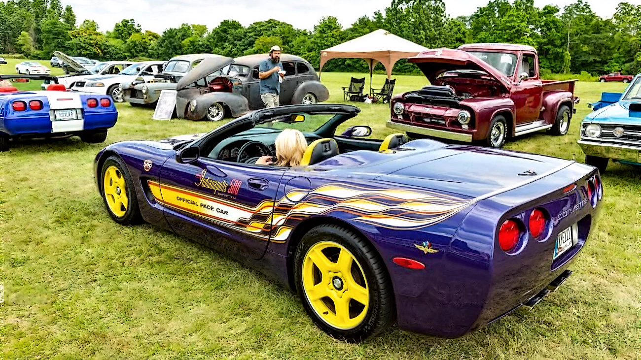 Click to Enlarge-Esc to Close Corvette Generations/C5/C5 1998 Indy 500 Purple pace-car.webp